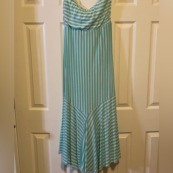 Strapless dress - Picture 2 of 3